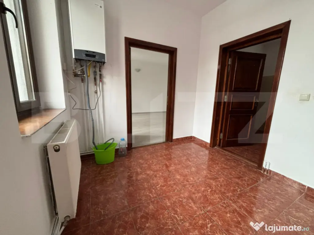 Spațiu de închiriat 2 camere cu balcon privat, Centru Civi