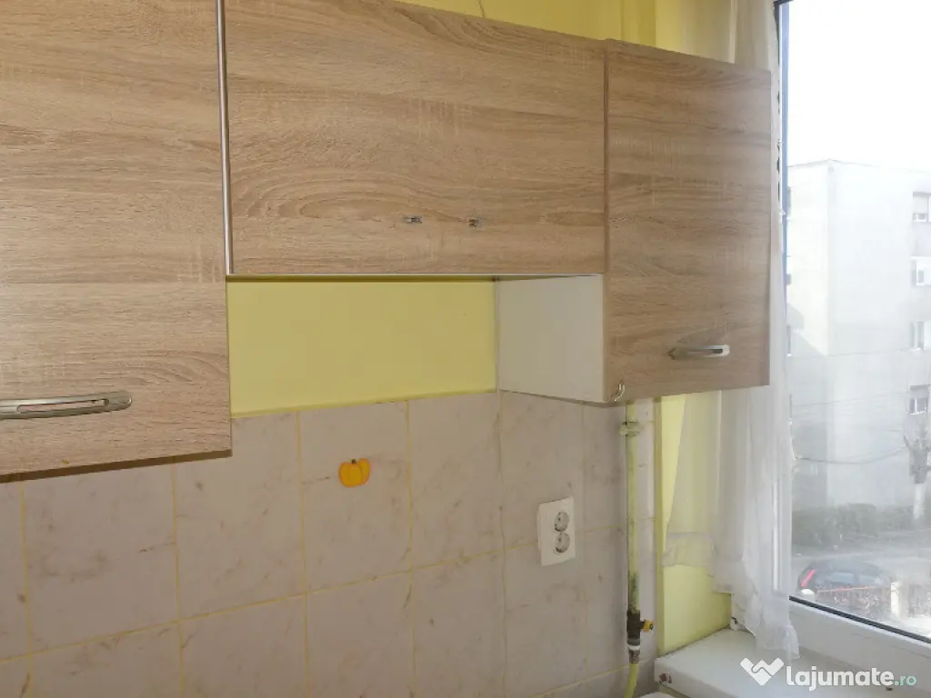 Vand garsoniera in Deva, zona Gojdu (Viitorului), etaj 1, mobilata, 