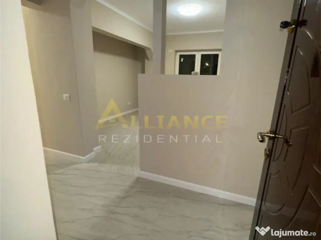 Apartament 3 camere, decomandat - 300 m de Metrou Aparatorii 