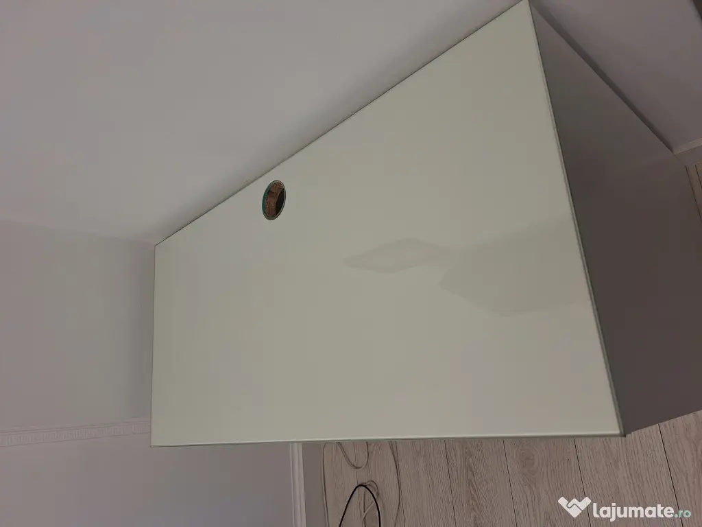 Birou alb cu sticlă