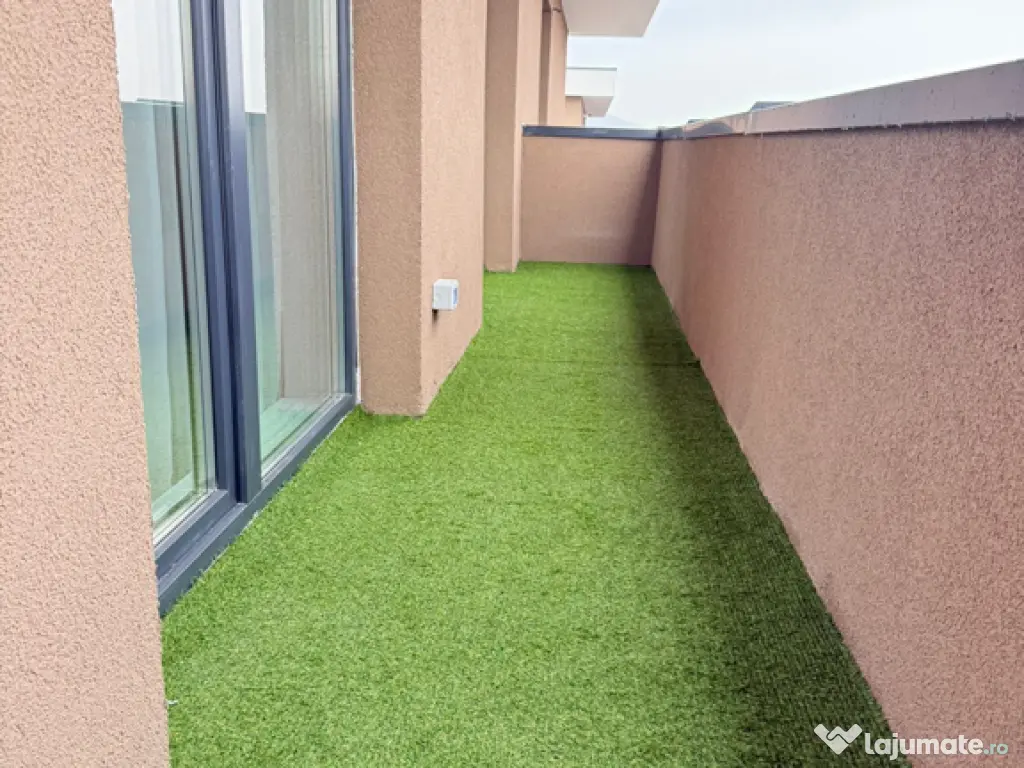 Proprietar vând ap 2 cam Eroilor/Florești, terasă de 12 mp