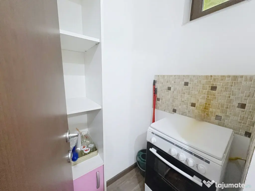 2 camere decomandate, 58 mp, loc de parcare, zona Borhanci 