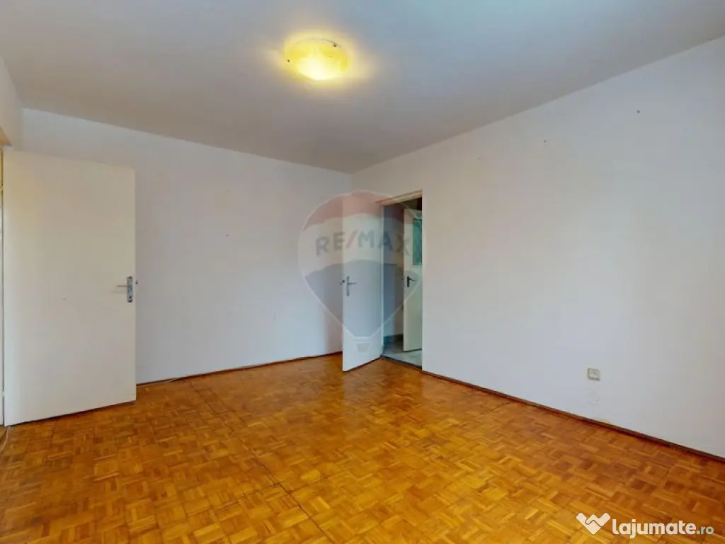 De vânzare: 2 camere, baie cu geam, etaj 2 