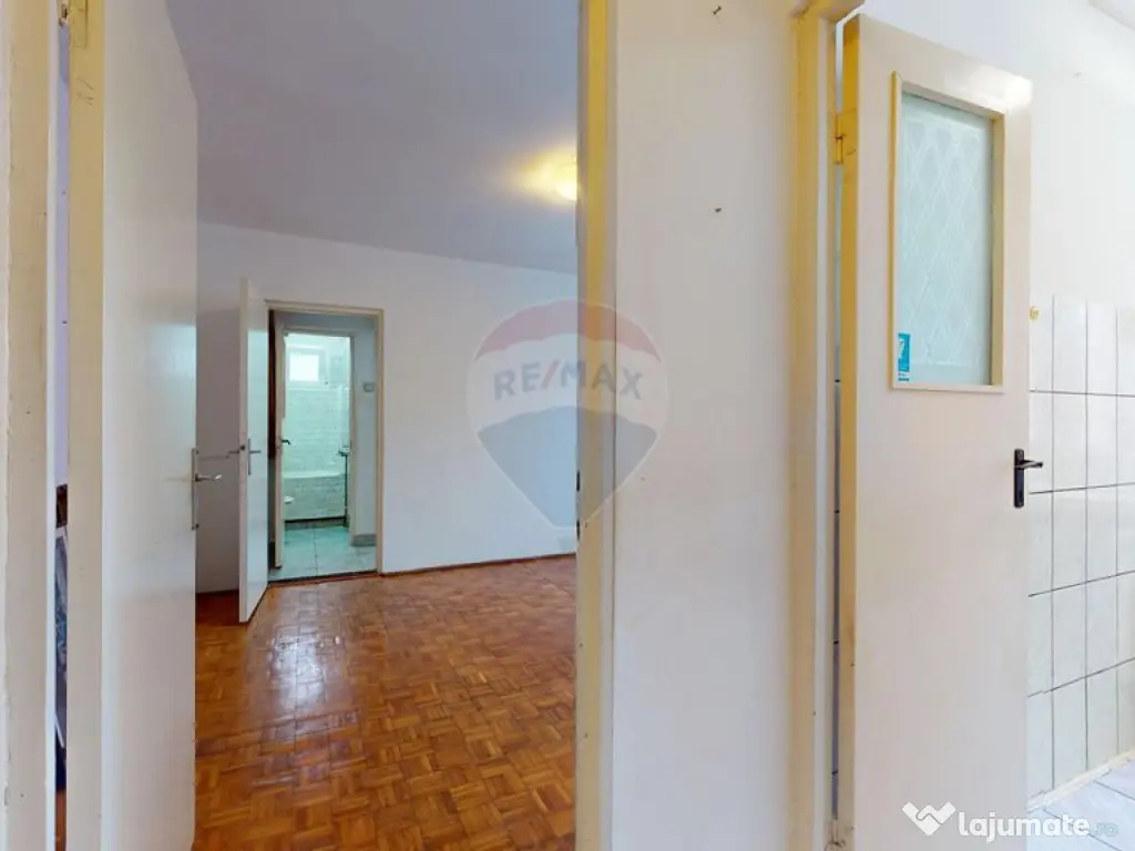 De vânzare: 2 camere, baie cu geam, etaj 2 