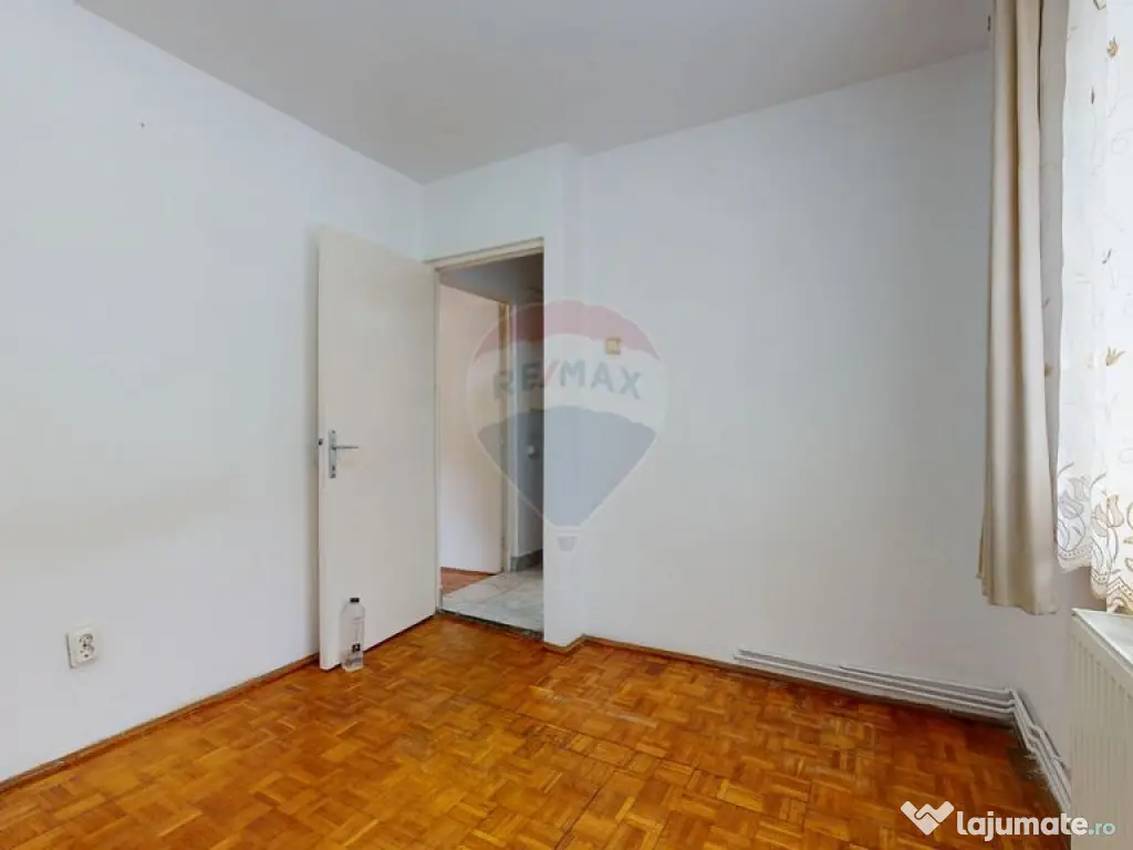 De vânzare: 2 camere, baie cu geam, etaj 2 