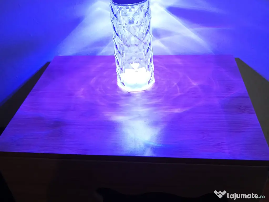 Lampă LED Trandafir – RGB Reîncărcabilă