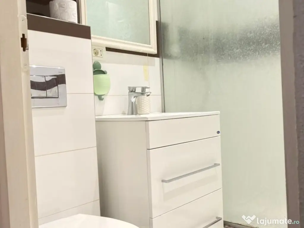 Proprietar ofer spre închiriere apartament 2-Camere Zona-Intim-Arad 