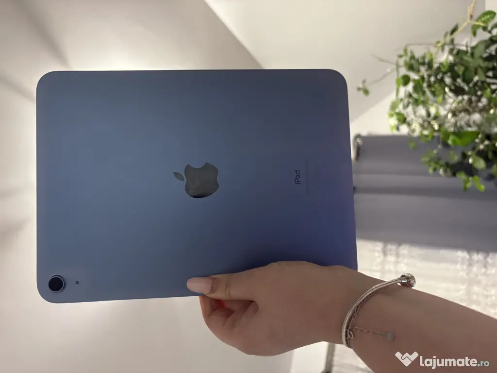iPad Apple 10th Gen 10.9″ – 64 GB, ca nou 