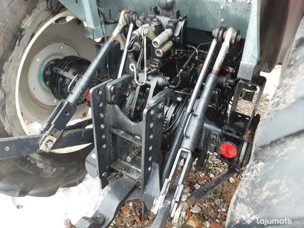 Tractor Massey-Ferguson 110 cp 