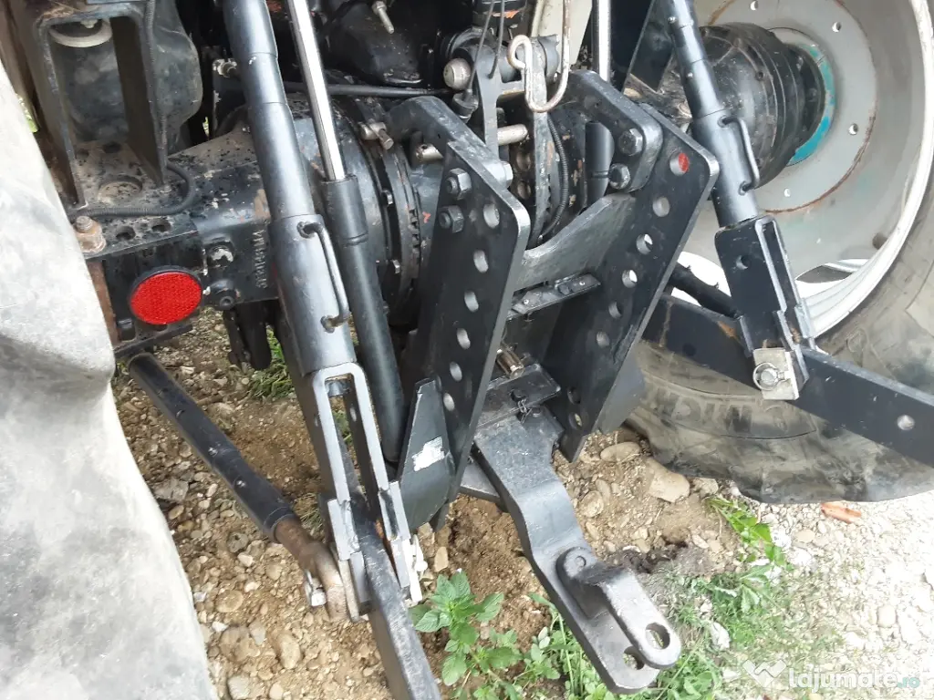 Tractor Massey-Ferguson 110 cp 