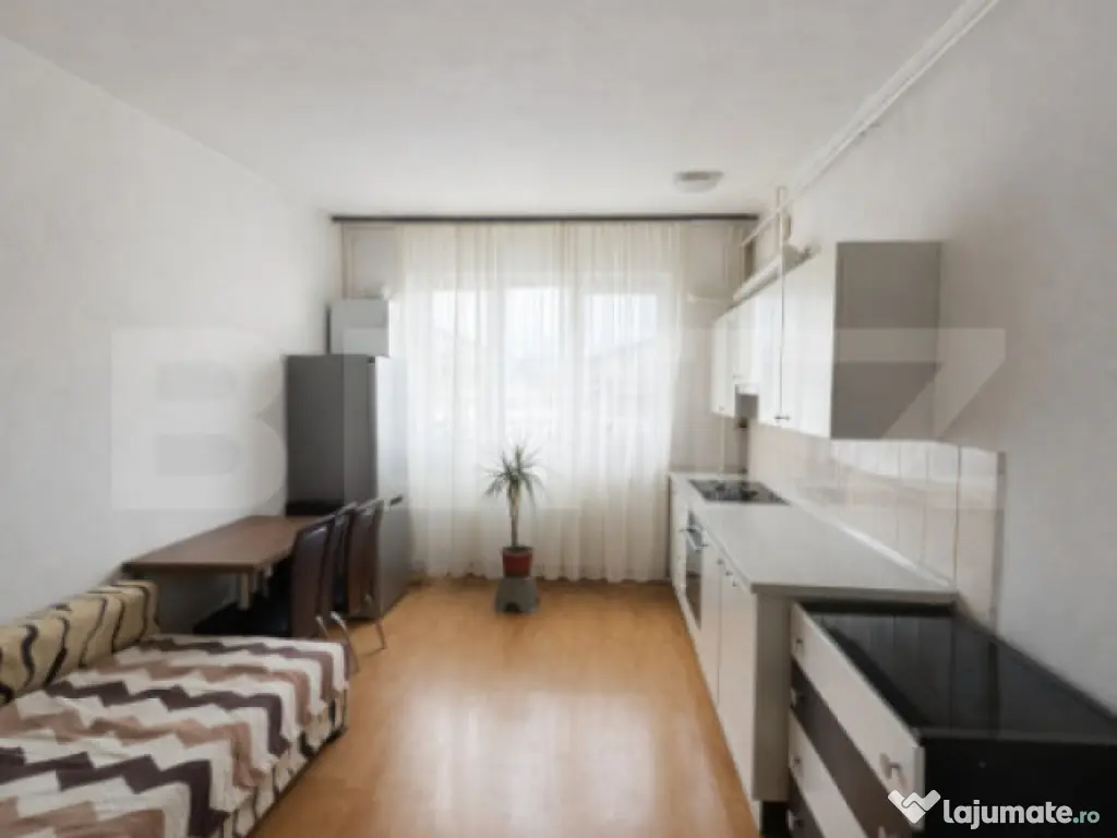 Apartament 2 camere, etaj intermediar, cu parcare, Dâmbul R 