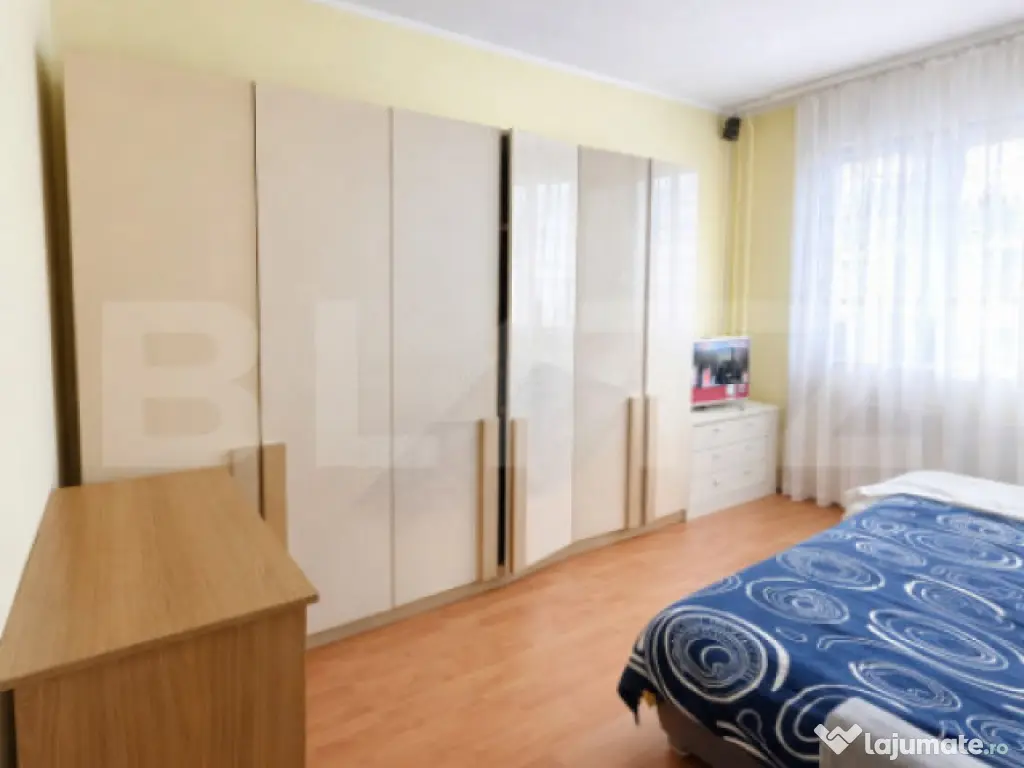 Apartament 2 camere, etaj intermediar, cu parcare, Dâmbul R 