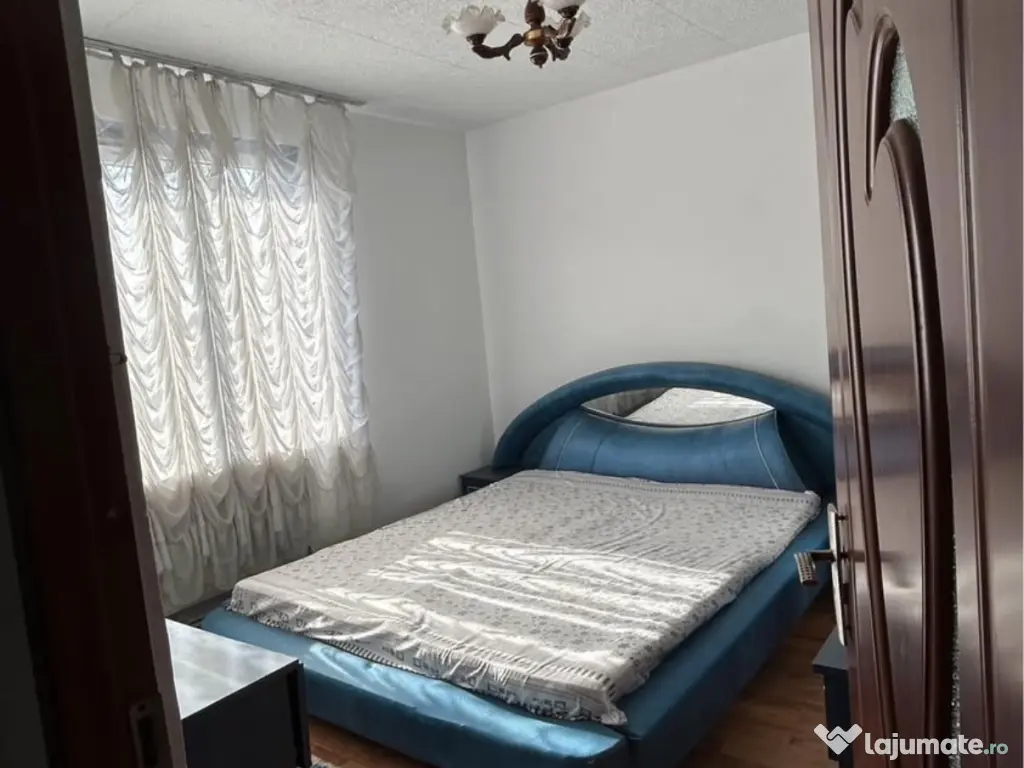 Vand apartament cu 2 camere