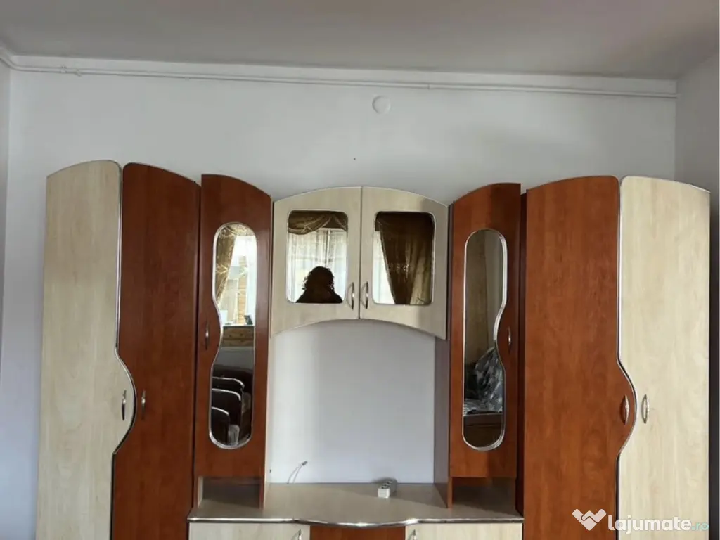 Vand apartament cu 2 camere