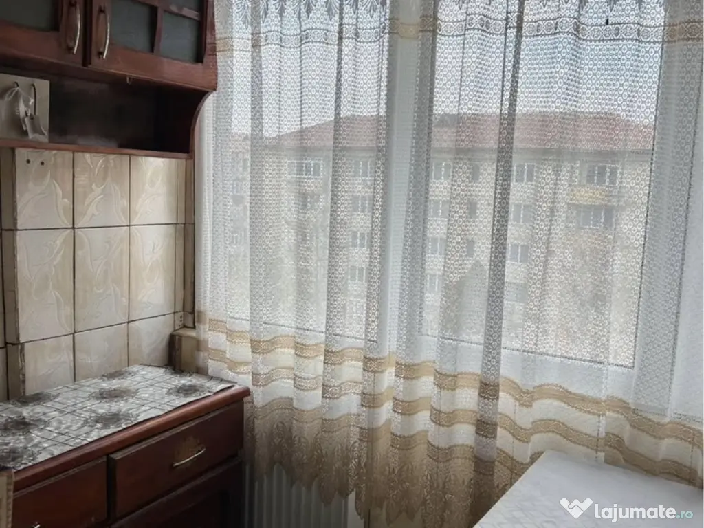 Vand apartament cu 2 camere