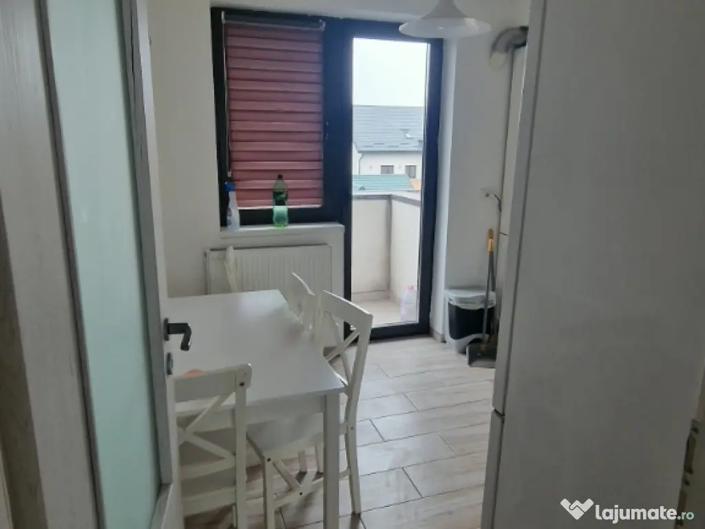 Apartament 3 camere de închiriat zona Valea lupului 