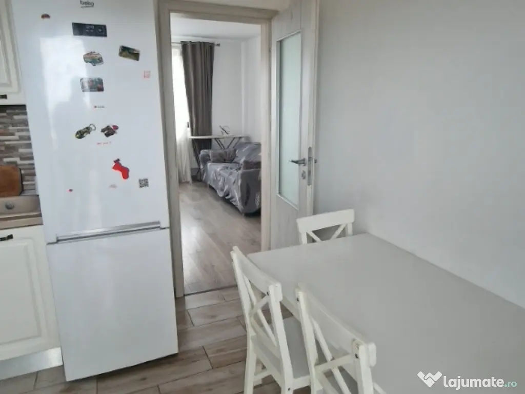 Apartament 3 camere de închiriat zona Valea lupului 