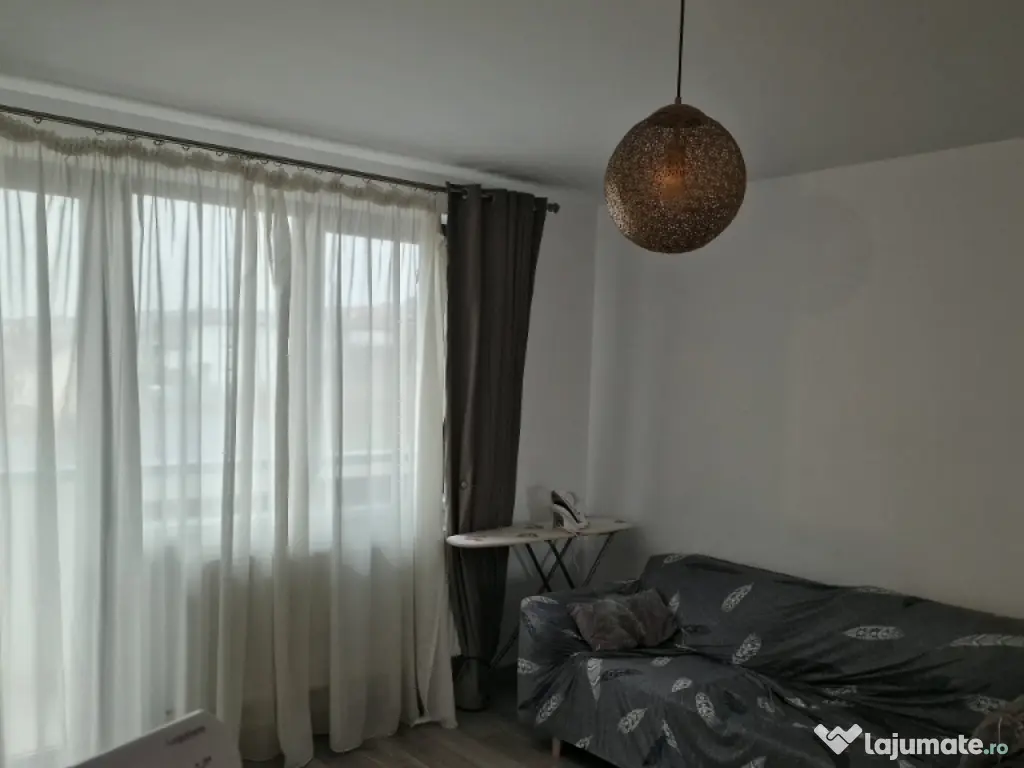 Apartament 3 camere de închiriat zona Valea lupului 