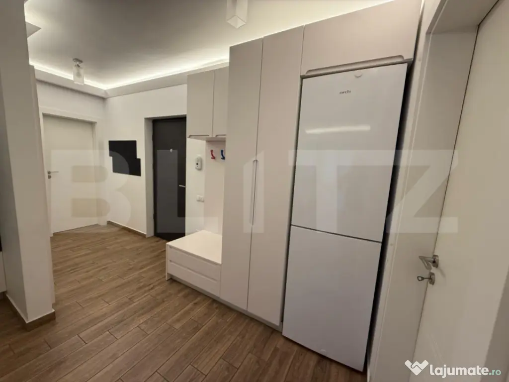 Apartament semidecomandat cu 3 camere, cu gradina proprie si