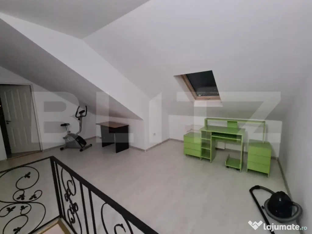 Apartament 4 camere,mansarda, zona Stadion 