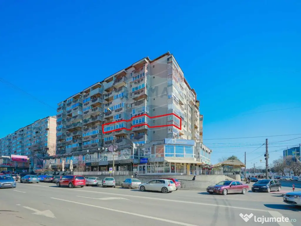 Apartament cu 3 camere de vânzare în zona Rogerius