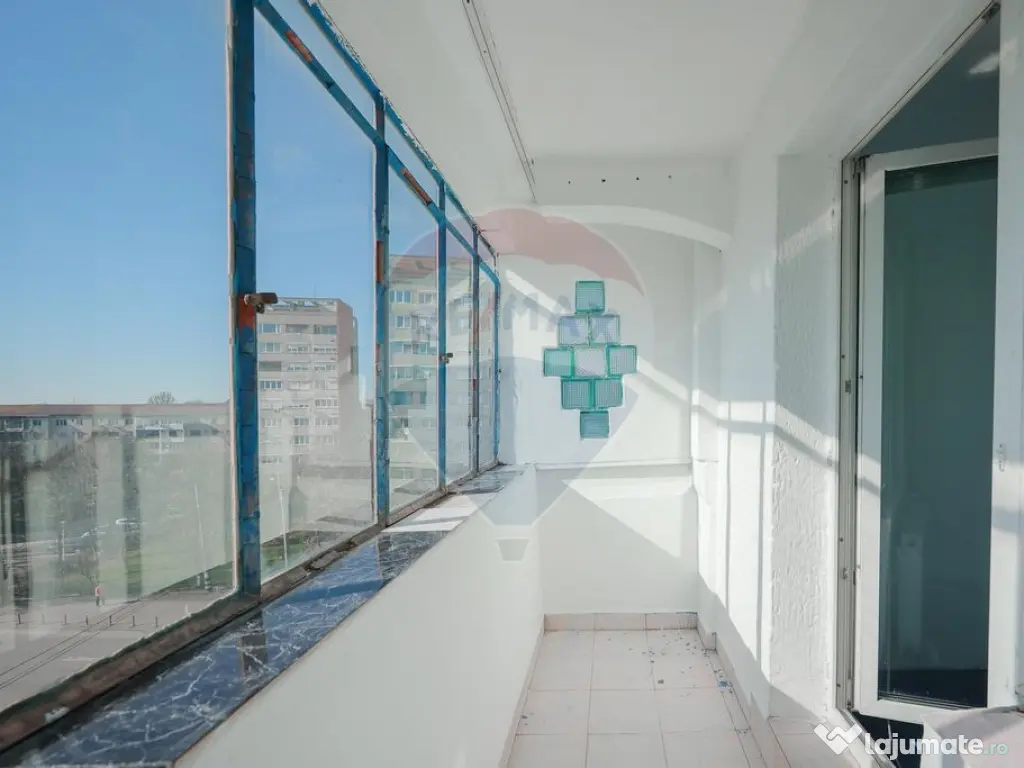 Apartament cu 3 camere de vânzare în zona Rogerius