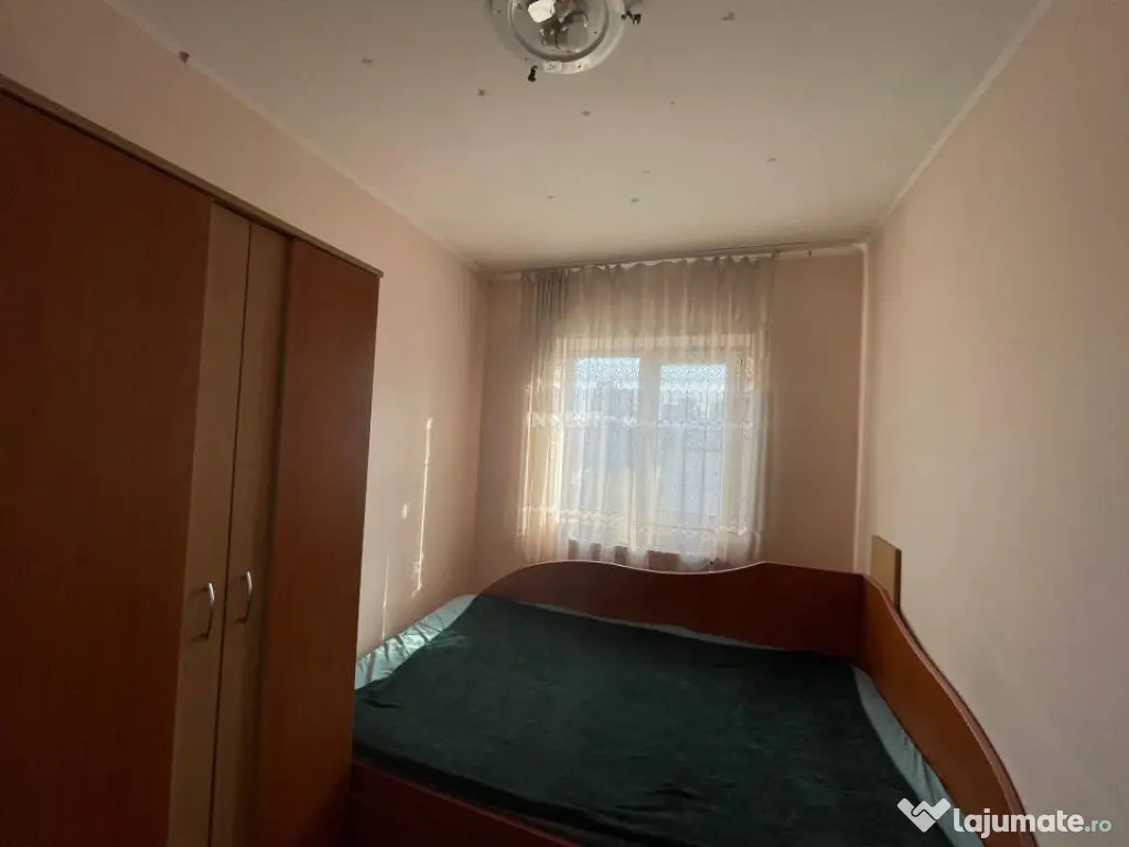 Apartament de vanzare, 3 camere, zona Pacurari - Toma Cozma, 