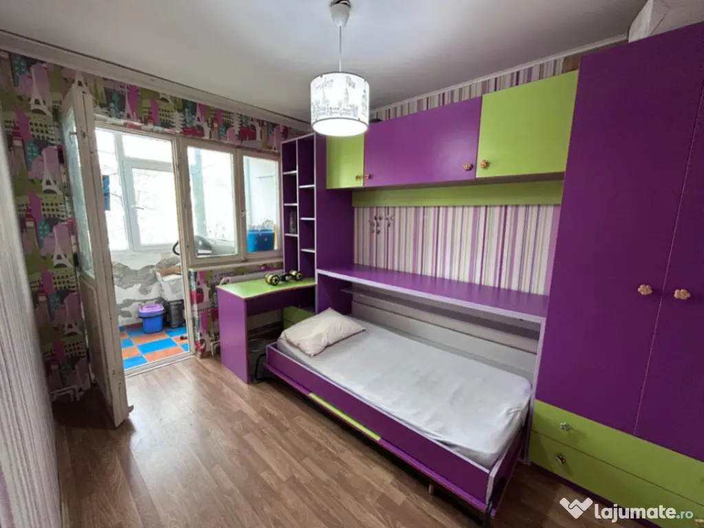 - Apartament 3 camere confort 2 sporit, zona Viziru 1, etaj 