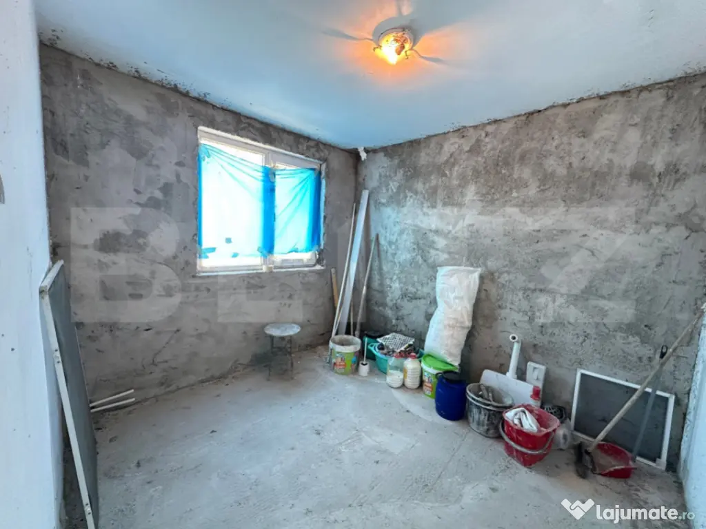 Apartament 3 camere la parter, bloc cărămidă, Micro 6 – 