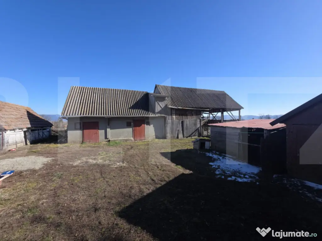 Casa individuala cu 3 camere intr-un teren generos