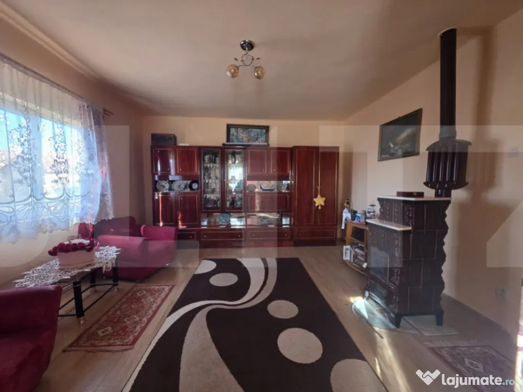 Casa individuala cu 3 camere intr-un teren generos