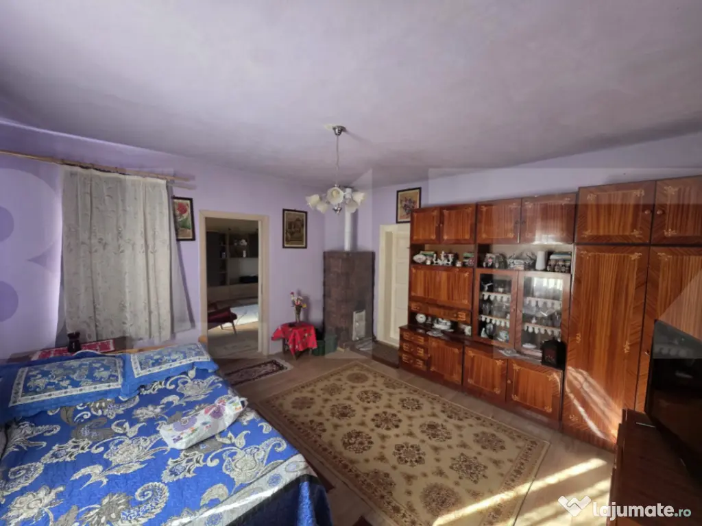 Casa individuala cu 3 camere intr-un teren generos