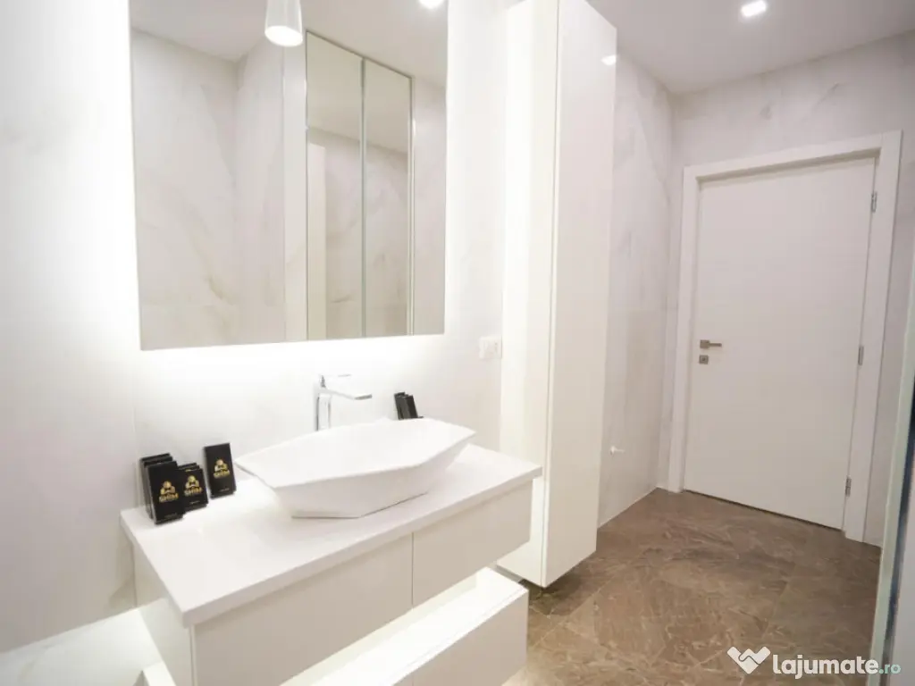 Apartament de lux,3 camere , etaj intermediar Radauti