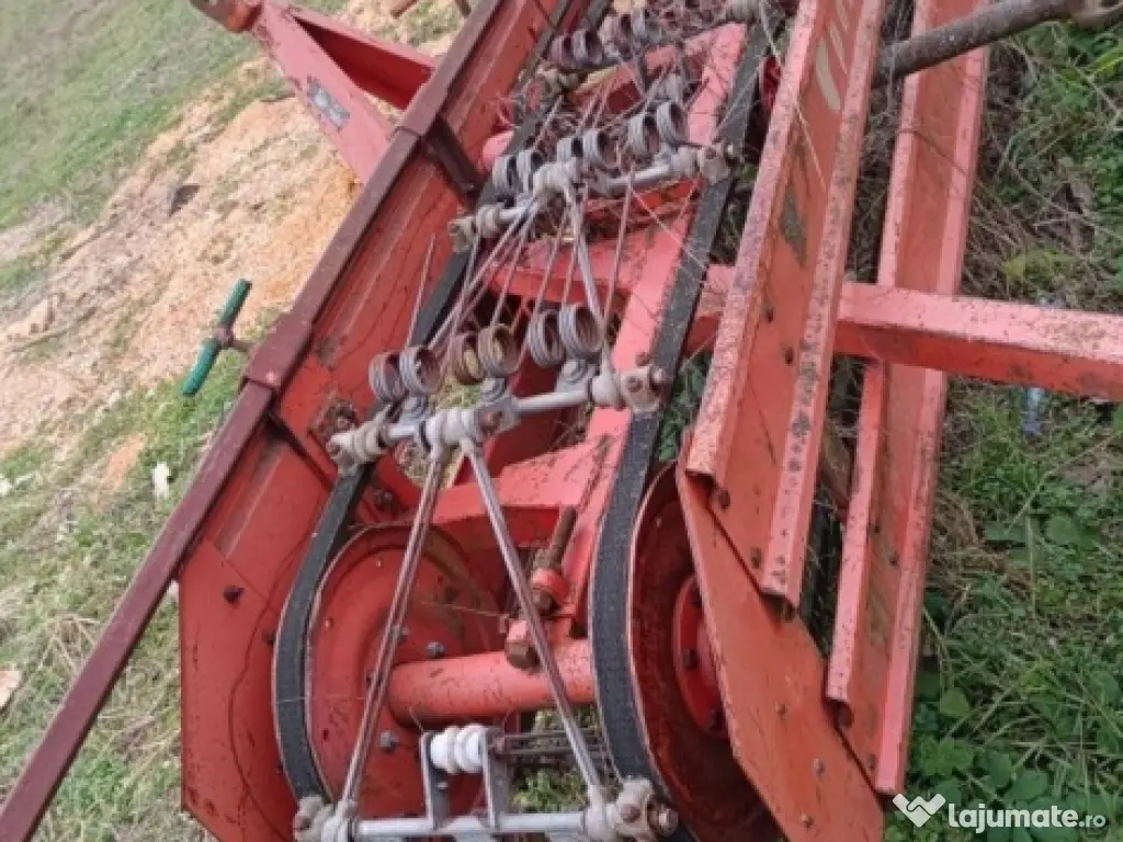vând utilaje agricole