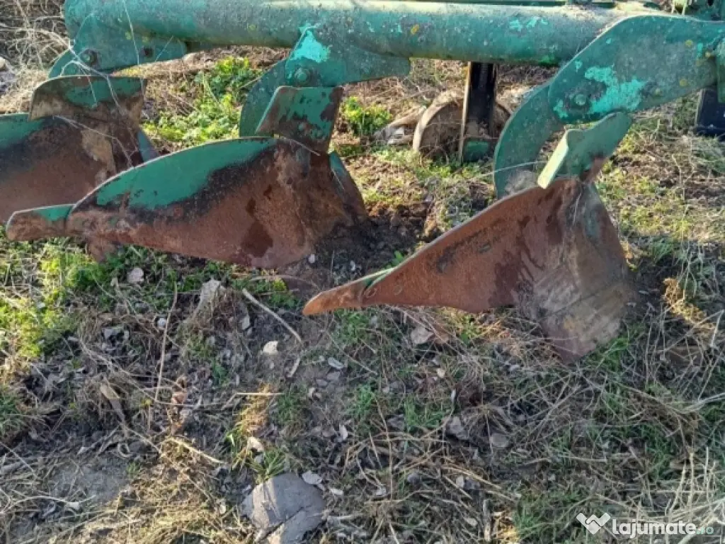 vând utilaje agricole