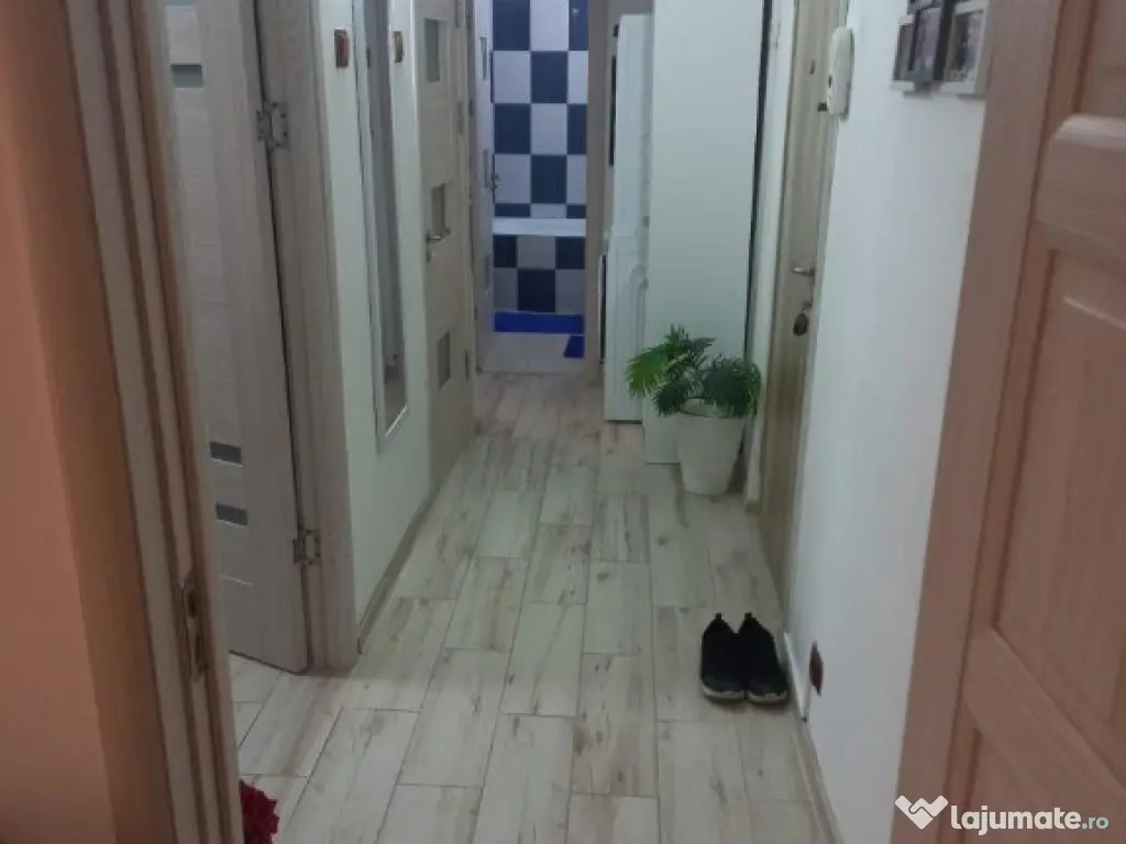 Km 5, decomandat, 2 camere, etaj 3, mobilat, gaze, vanzari Constanta, 