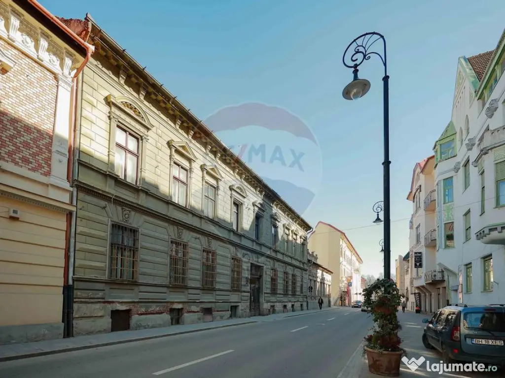 Apartament cu 3 camere de vânzare, clădire istorică, u...