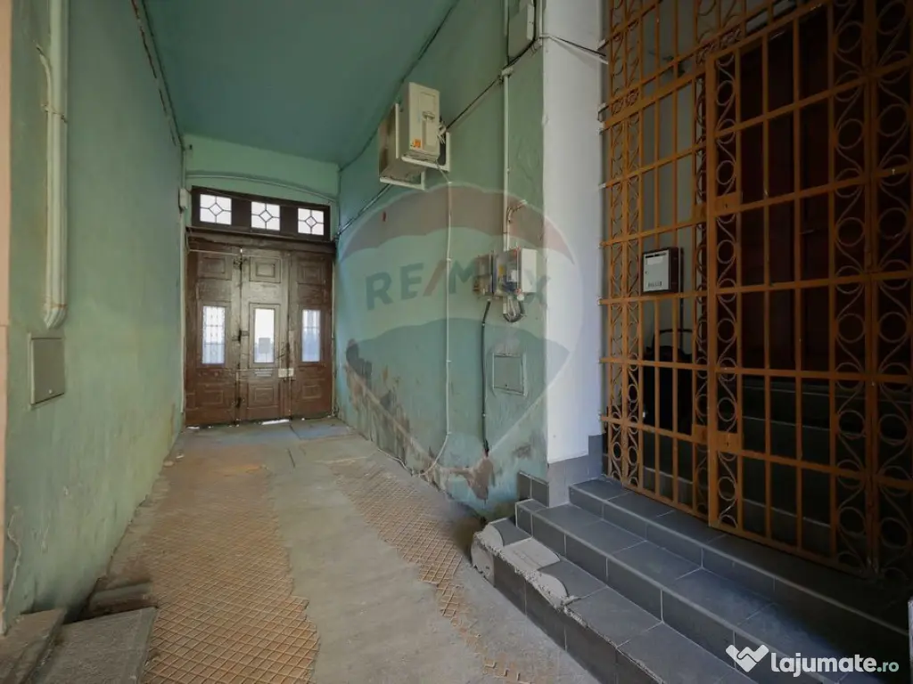 Apartament cu 3 camere de vânzare, clădire istorică, u...