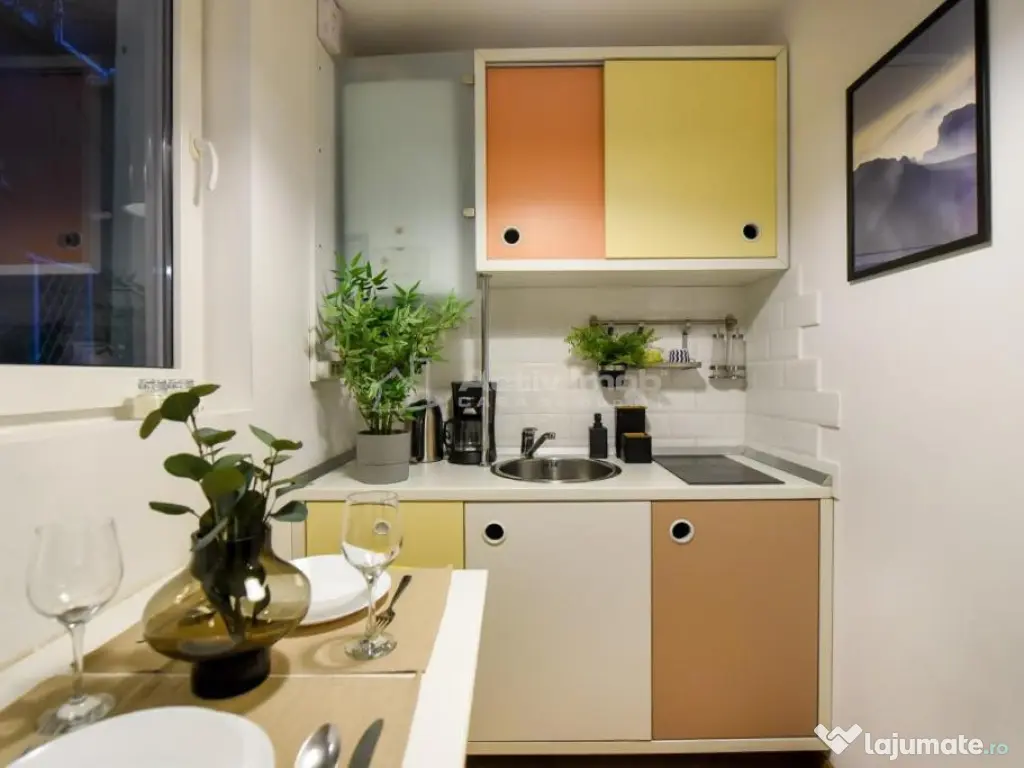 Ultracentral! Garsoniera Deosebita cu Centrala Proprie, Foar