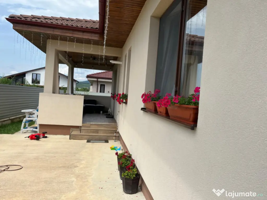 Casă ultrafinisată în Săsar, 600 mp teren, 2021 