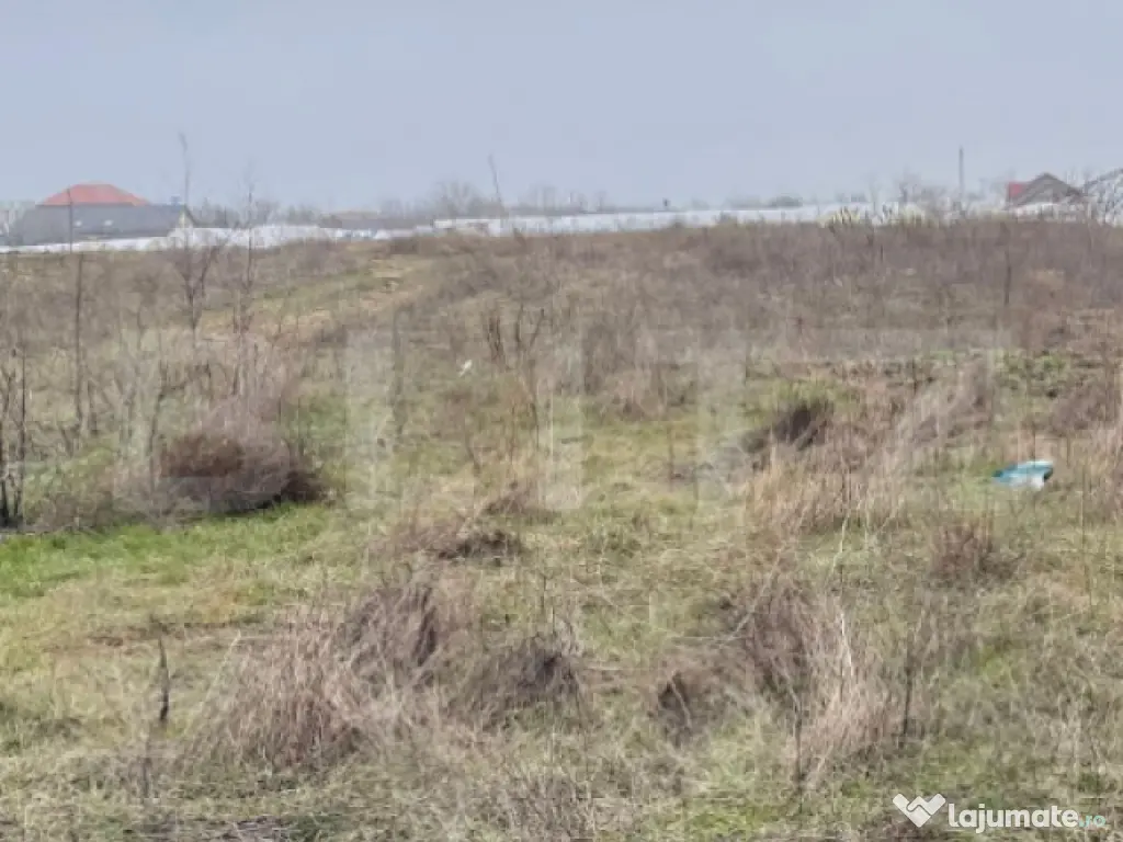 Teren 3.800mp,deschidere 13.5m zona Secui