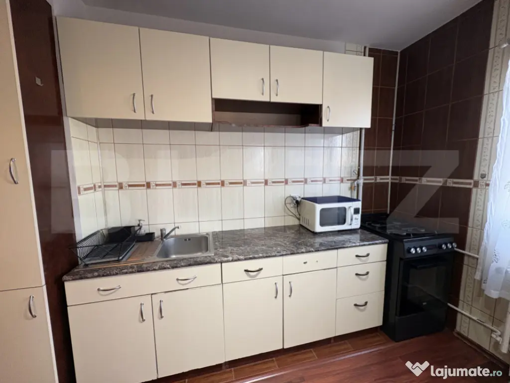 Apartament 2 camere, decomandat, zona Marati