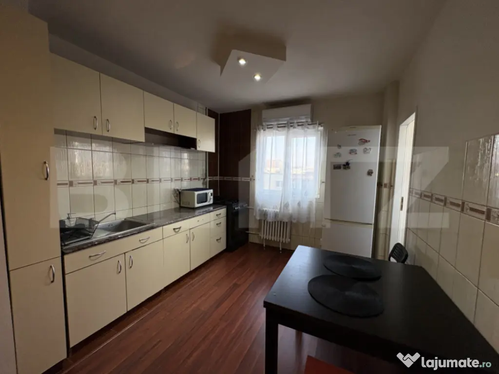 Apartament 2 camere, decomandat, zona Marati