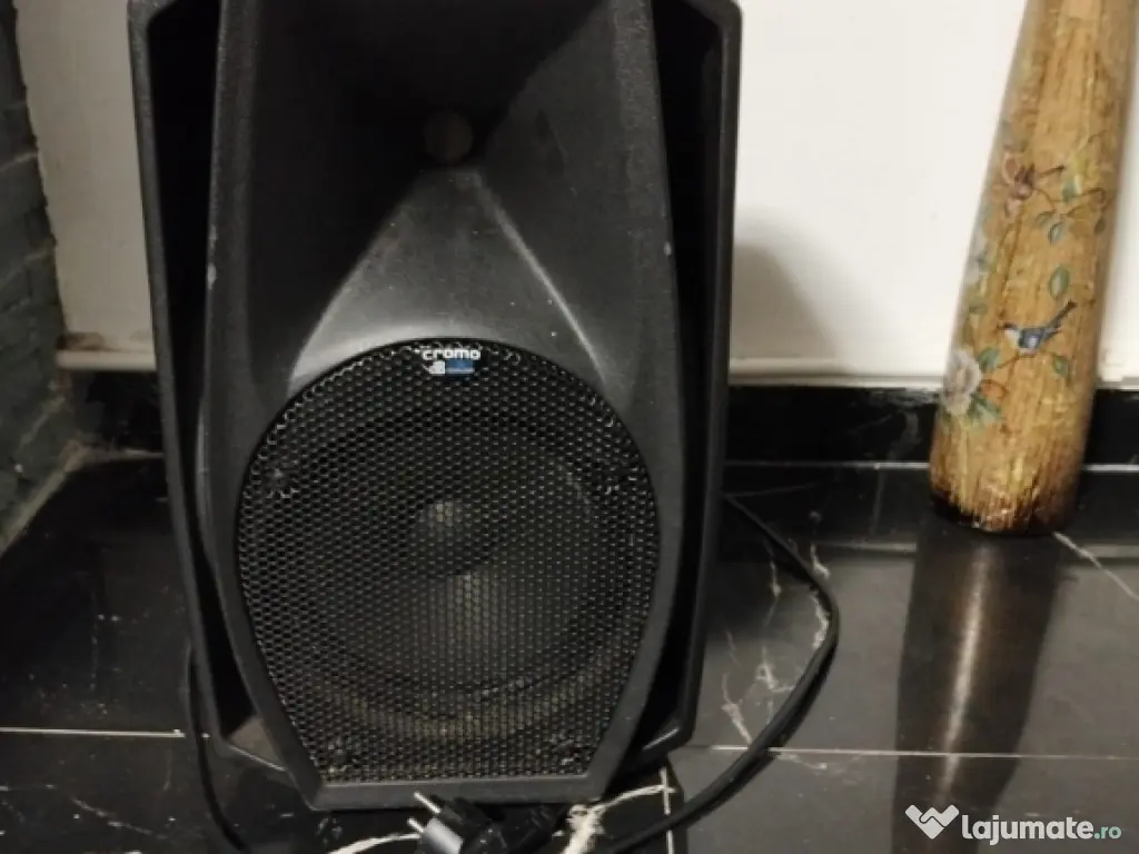 Vând două boxe active cromo 8+ db 300 w 