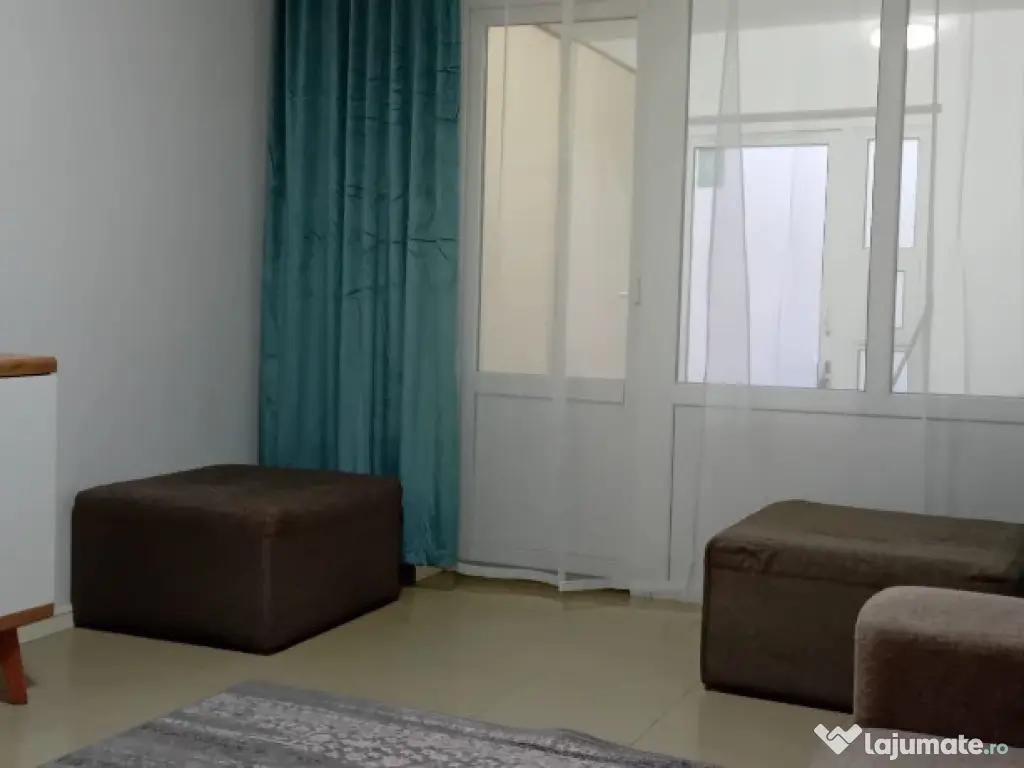 P.F. inchiriez apartament 3 camere-in zona Minerva - Posta