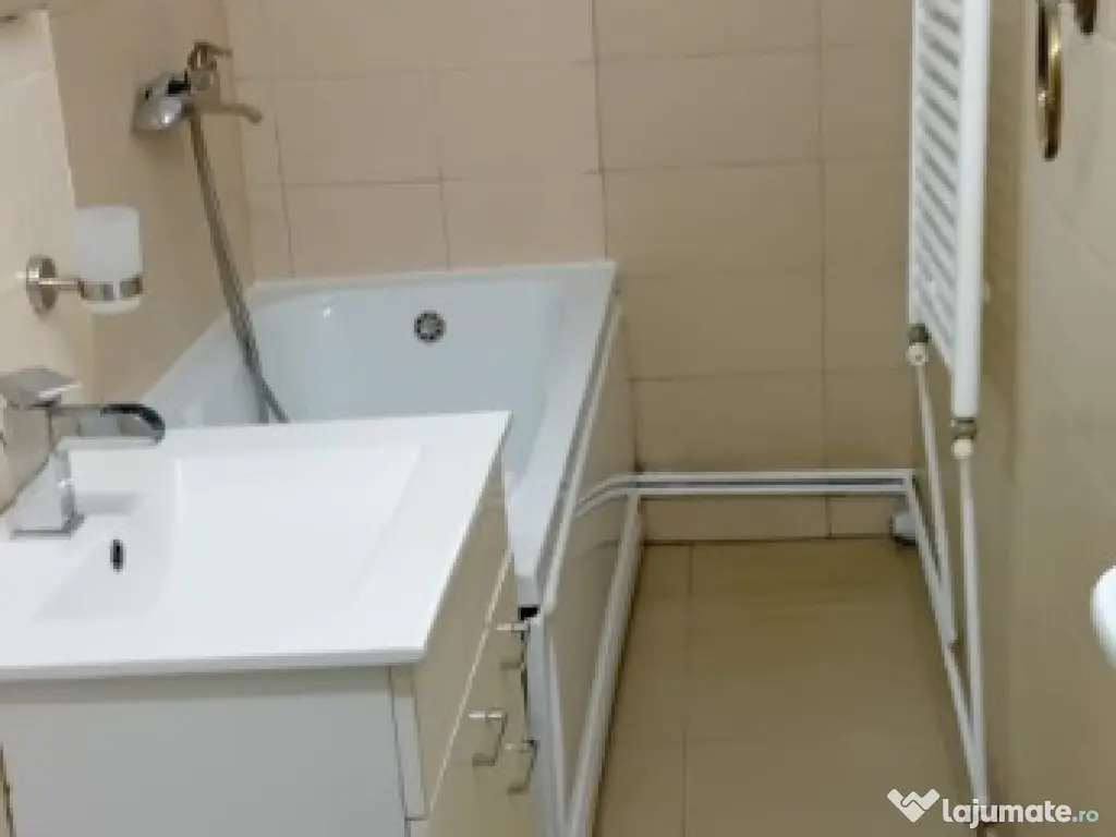 P.F. inchiriez apartament 3 camere-in zona Minerva - Posta