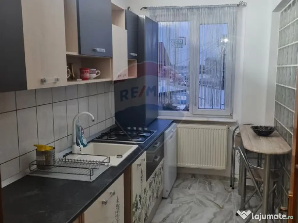 Apartament cu 3 camere de inchiriat la etajul 1 