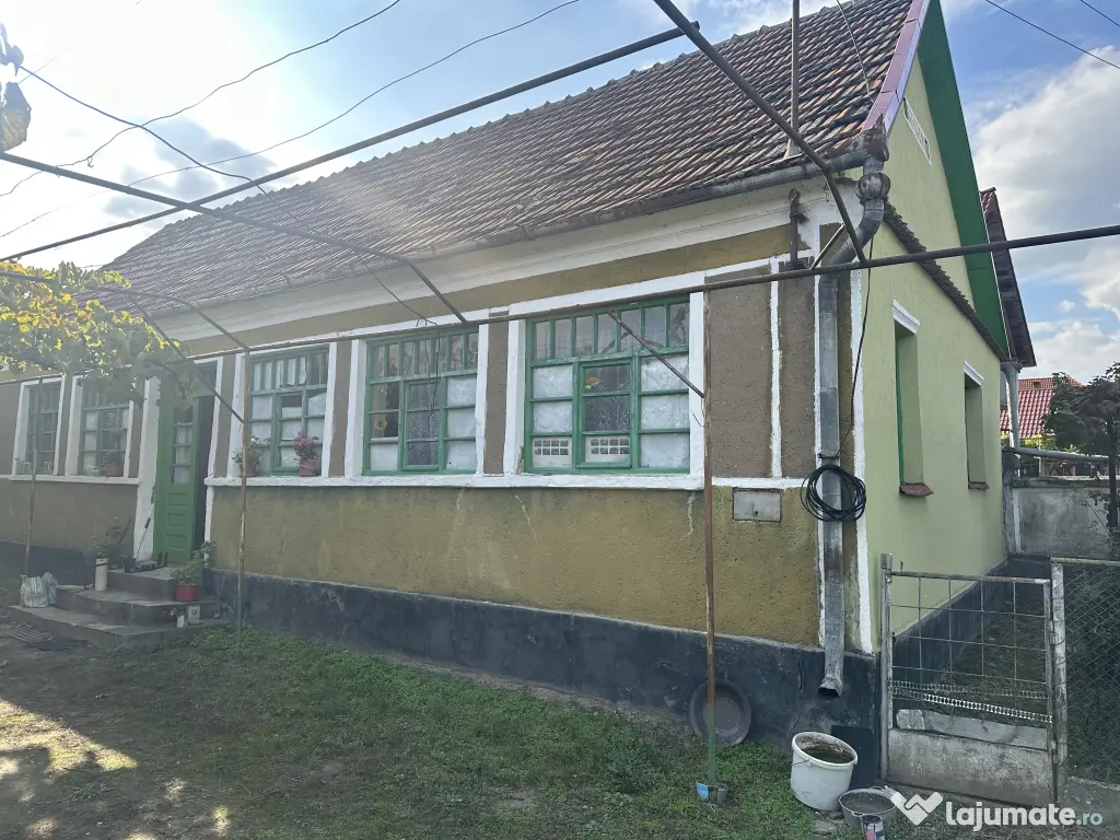 Casa cu gradina la Sabolciu 