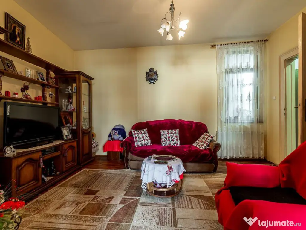 Apartament cu 3 Camere la Casă pe Strada I.L. Caragiale,... 