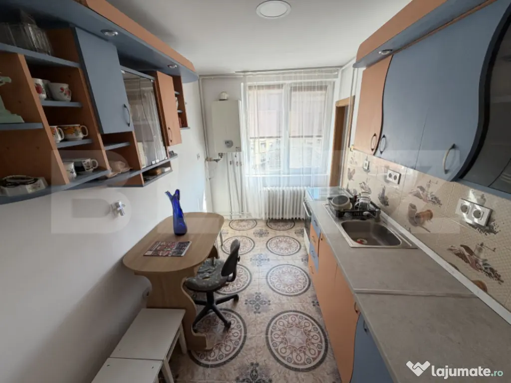 Apartament 2 camere decomandat, Centru Aiud 